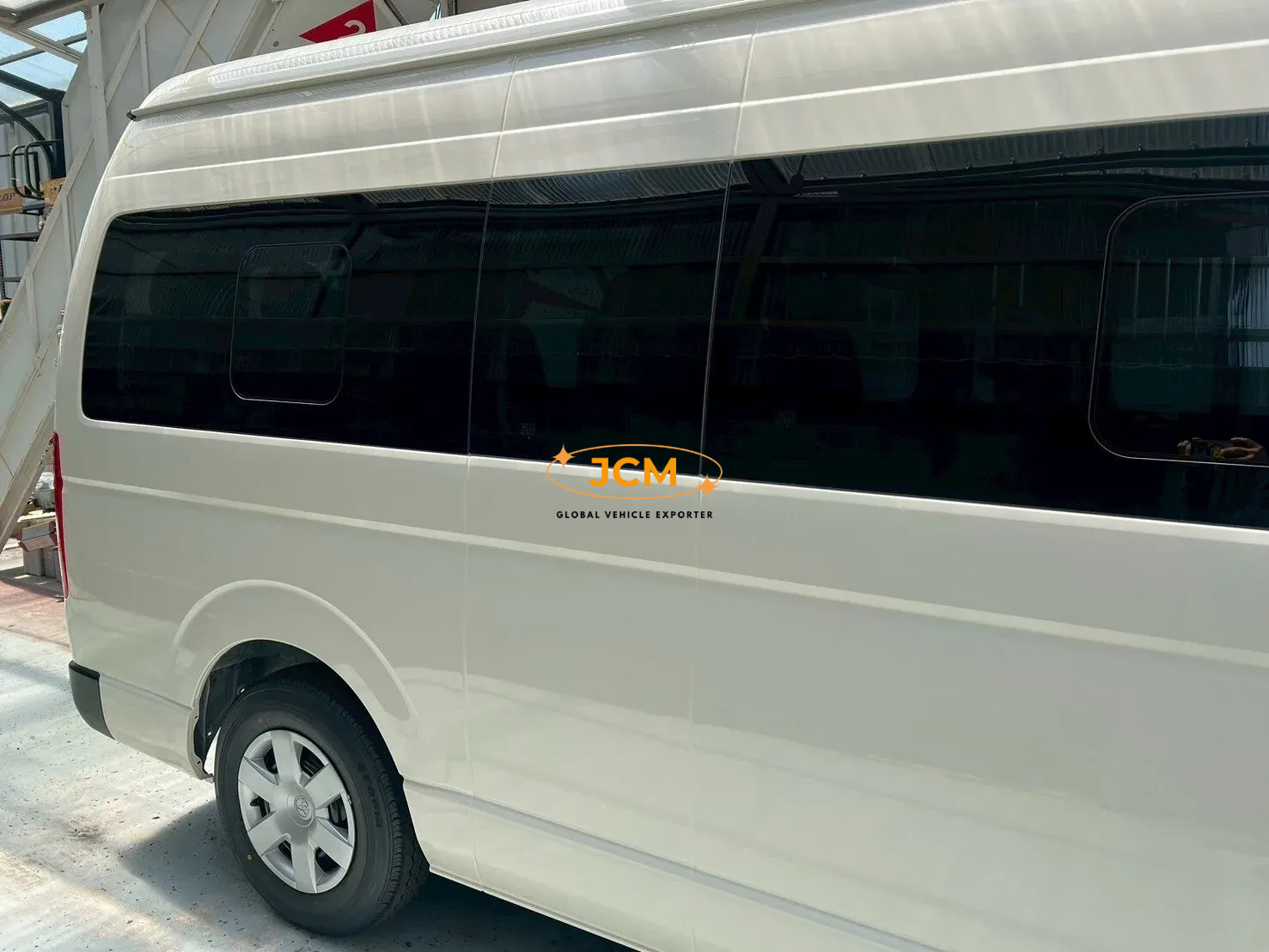 
2025 Toyota Hiace Commuter 2.8 GL Diesel Turbo – 14-Seater full									