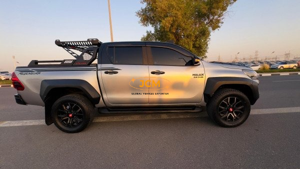 
								Toyota Hilux 2020 full									