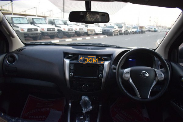 
								Nissan Navara 2020 full									