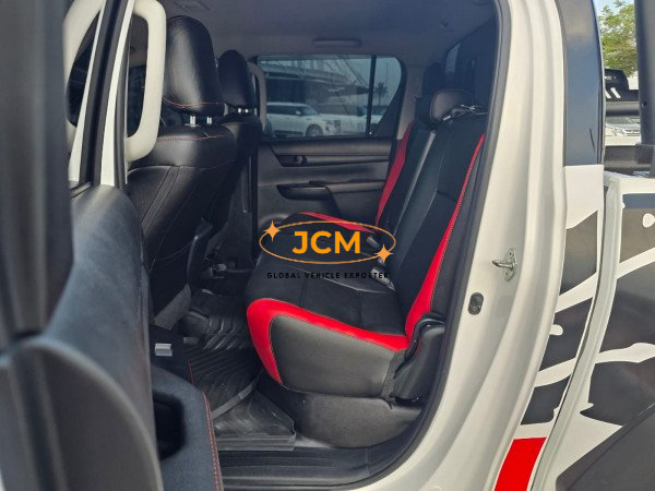 
								2021 TOYOTA HILUX 2.8 4WD full									