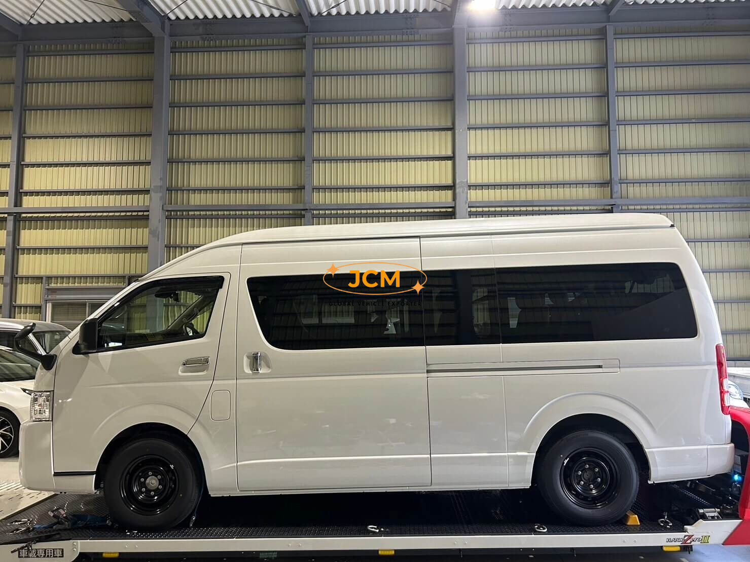 
2025 Toyota Hiace Commuter Diesel Turbo 12 seater full									