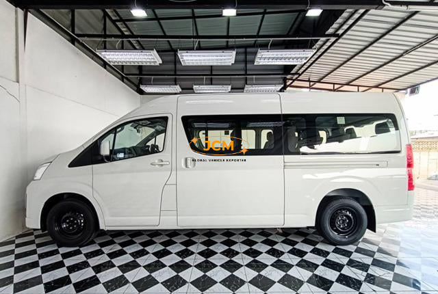 
								2026 TOYOTA HIACE COMMUTER 2.8 14 Seaters full									