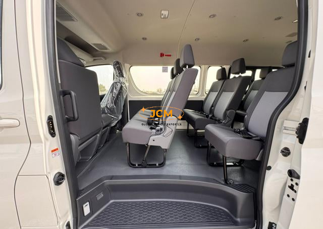 
								2025 TOYOTA HIACE COMMUTER 15 Seaters full									