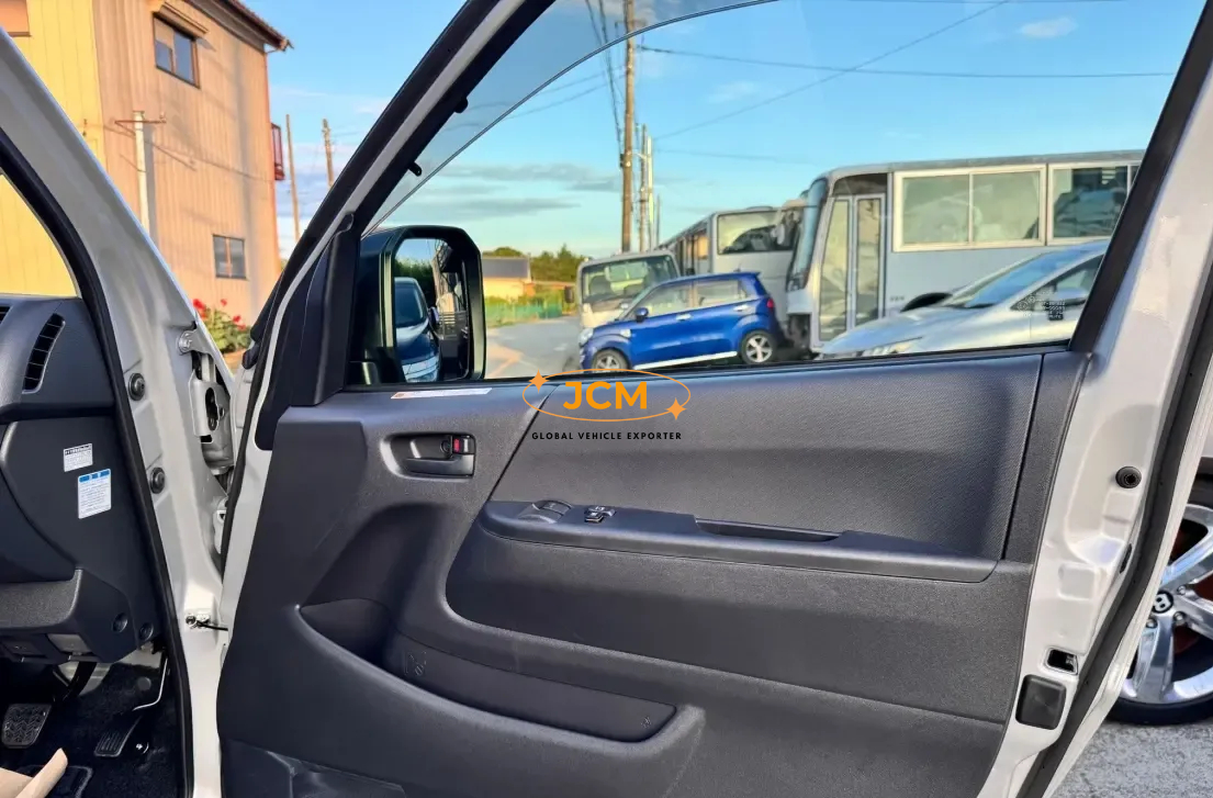 
Toyota Hiace Commuter  GL ( 14 SEATER ) full									