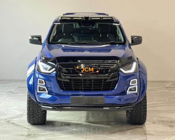 
								2023 ISUZU D-MAX full									