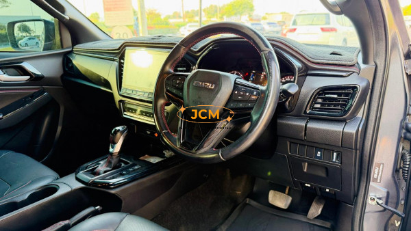 
								2021 ISUZU D-MAX full									