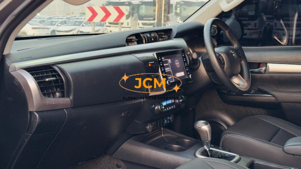 
								2020 TOYOTA HILUX 2.8 4WD full									