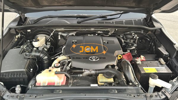 
								2020 TOYOTA HILUX 2.8 4WD full									