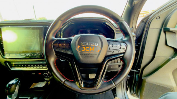 
								2021 ISUZU D-MAX full									