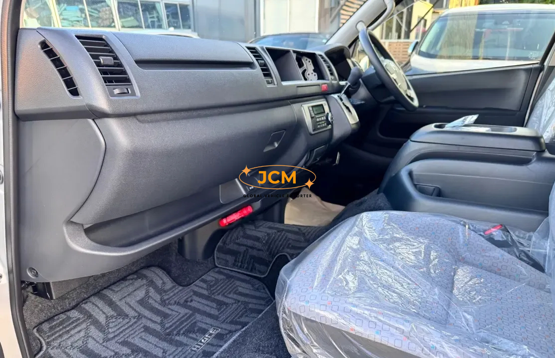 
Toyota Hiace Commuter  GL ( 14 SEATER ) full									