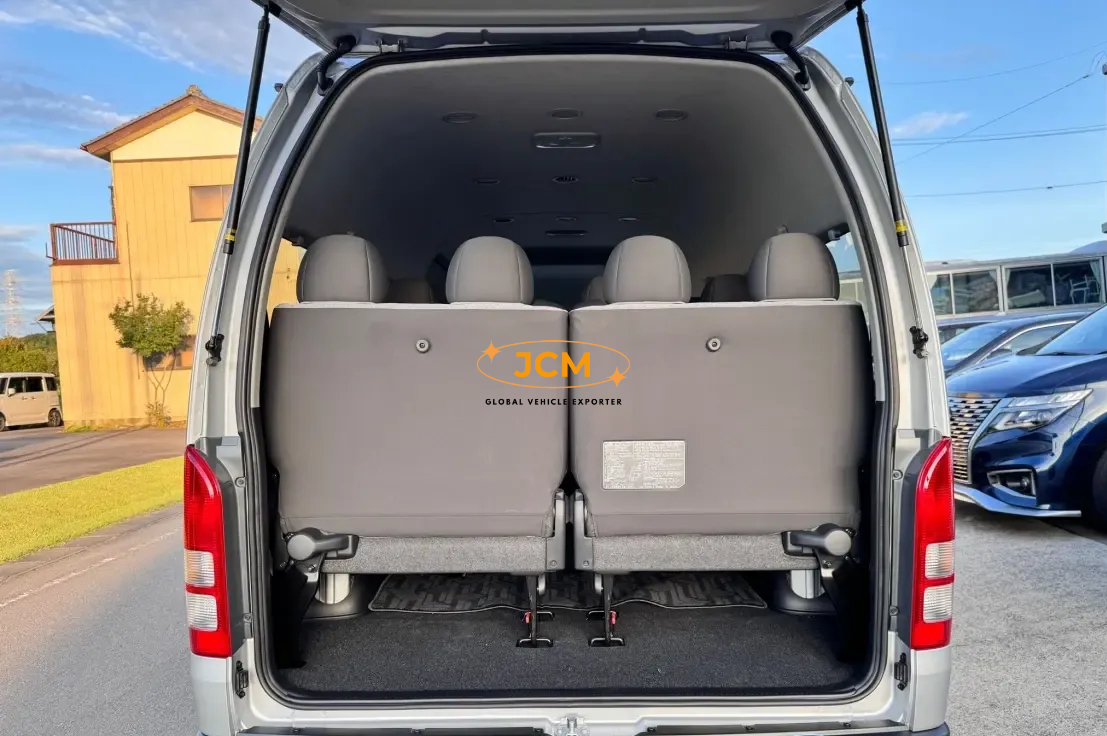 
Toyota Hiace Commuter  GL ( 14 SEATER ) full									