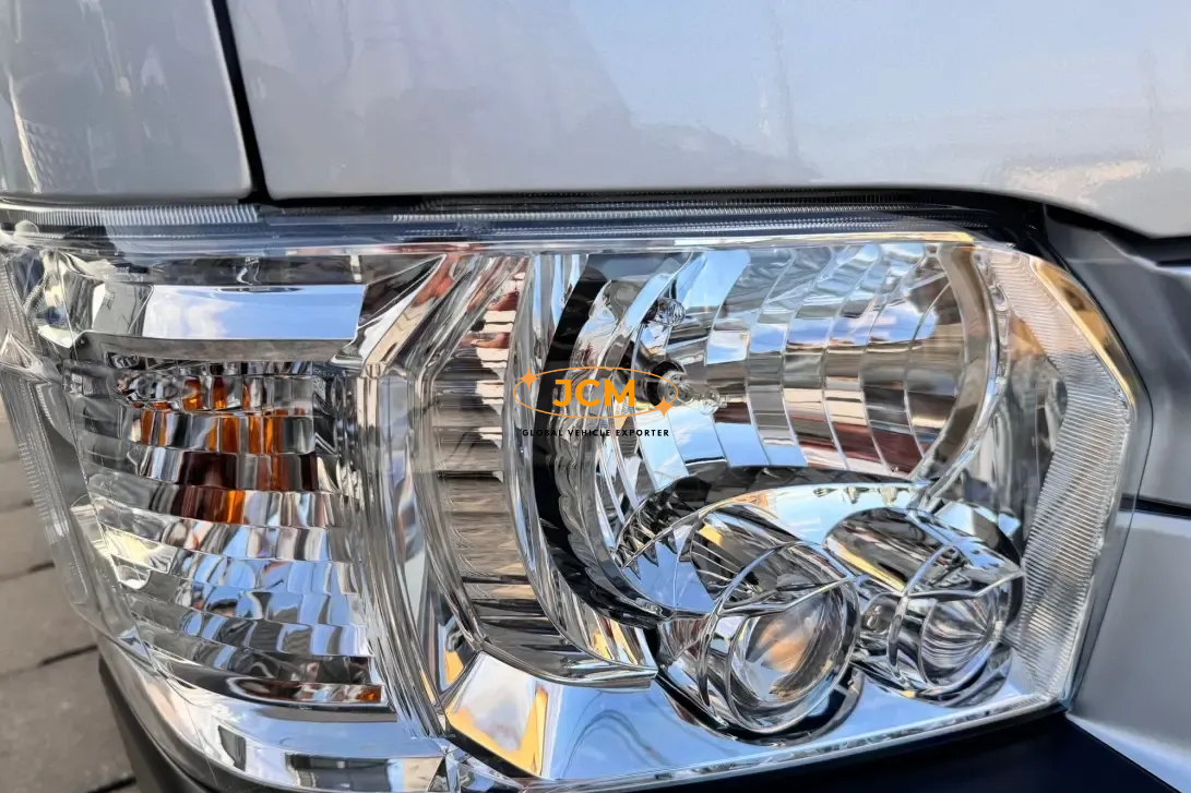 
Toyota Hiace Commuter  GL ( 14 SEATER ) full									