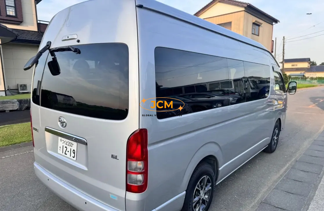 
Toyota Hiace Commuter  GL ( 14 SEATER ) full									