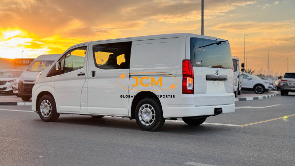 10 Seaters Toyota Hiace 2022