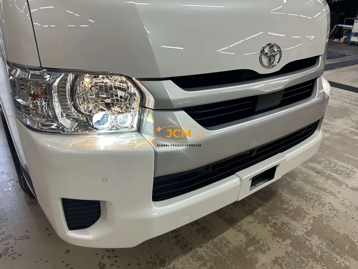 
2025 Toyota Hiace Commuter Diesel Turbo 12 seater full									