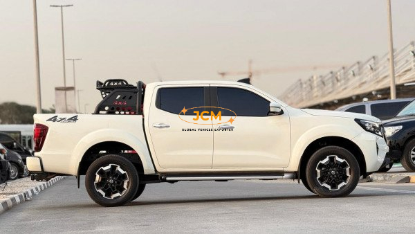 2023 NISSAN NAVARA