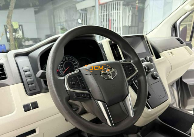 
								2026 TOYOTA HIACE VAN 2.8 GL GRANDIA AT 2WD LHD 12 Seaters full									