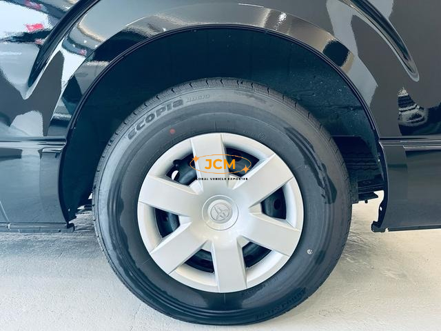 
2025 TOYOTA HIACE COMMUTER SUPER LONG GL 14 S full									