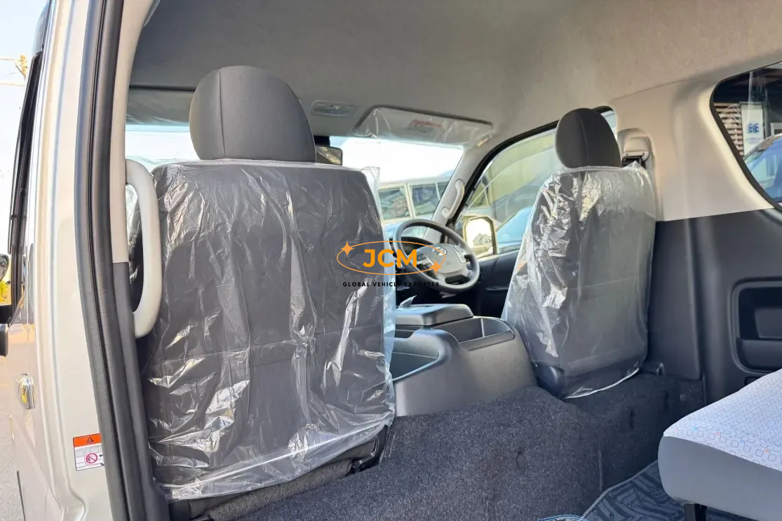 
Toyota Hiace Commuter  GL ( 14 SEATER ) full									