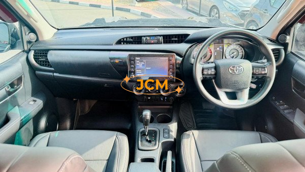 
								2022 TOYOTA HILUX 2.8 4WD full									