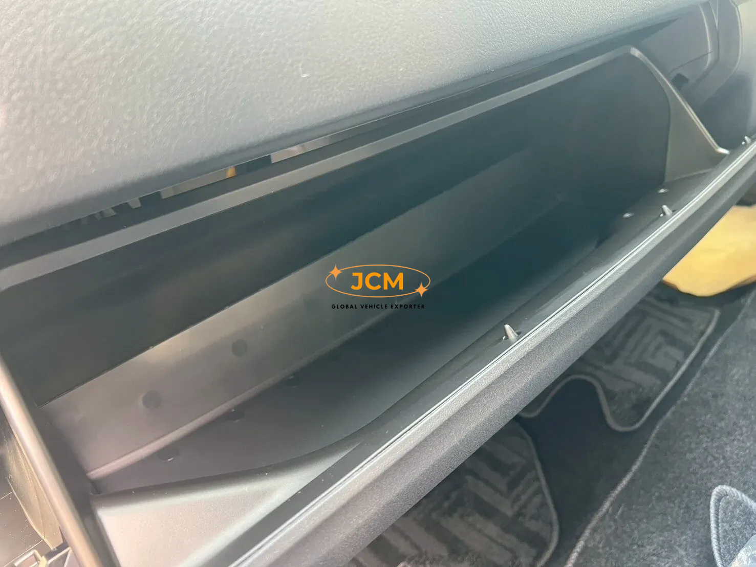 
2025 Toyota Hiace Commuter 2.8 GL Diesel Turbo – 14-Seater full									