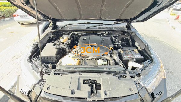 2022 TOYOTA HILUX 2.8 4WD