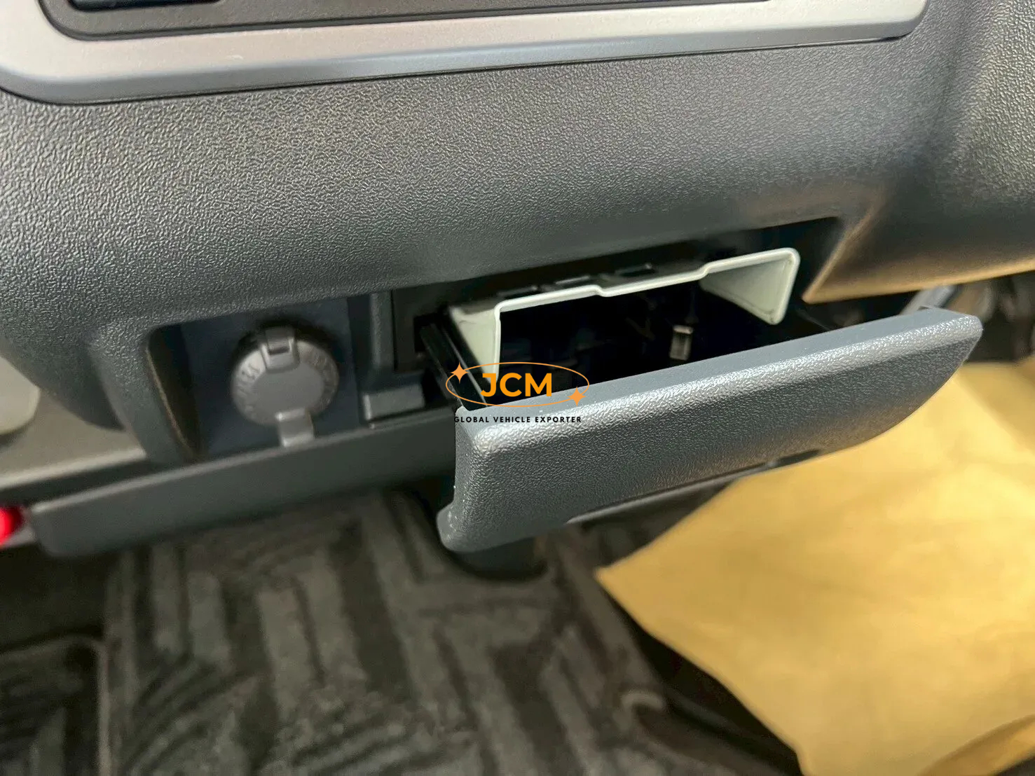 
2025 Toyota Hiace Commuter 2.8 GL Diesel Turbo – 14-Seater full									