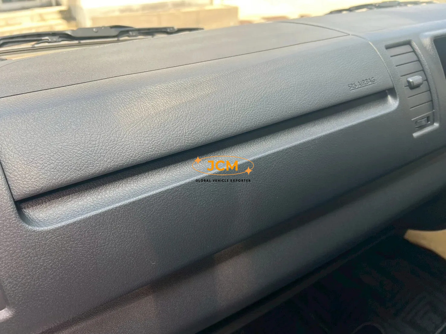 
2025 Toyota Hiace Commuter 2.8 GL Diesel Turbo – 14-Seater full									