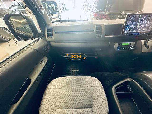 
2025 TOYOTA HIACE COMMUTER SUPER LONG GL 14 S full									