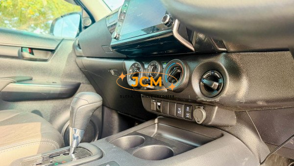 
								2022 TOYOTA HILUX 2.8 4WD full									