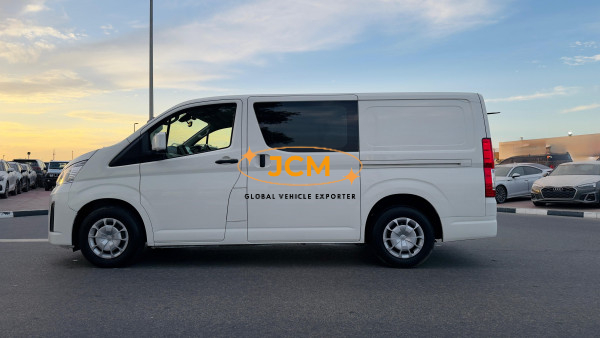10 Seaters Toyota Hiace 2022