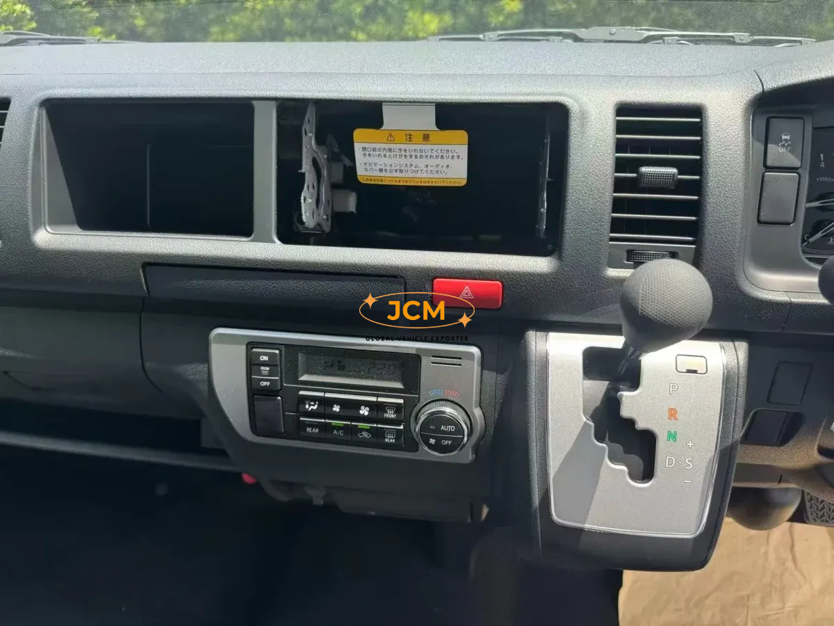 
2025 Toyota Hiace Commuter – 2.8 GL Diesel Turbo full									