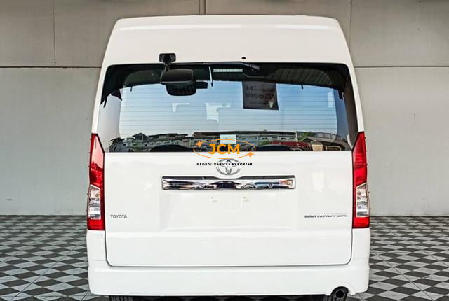 2026 TOYOTA HIACE COMMUTER 2.8 14 Seaters
