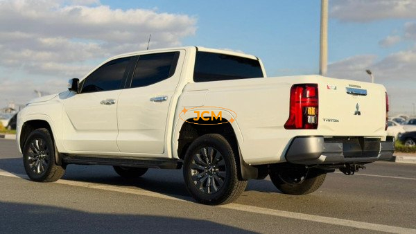 2024 MITSUBISHI TRITON
