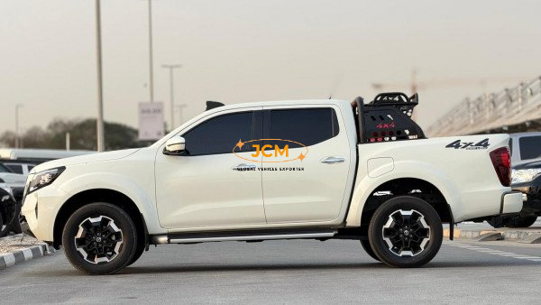 2023 NISSAN NAVARA