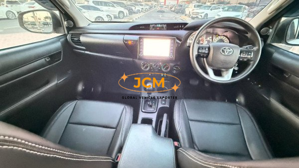 
								2022 TOYOTA HILUX 2.8 4WD full									
