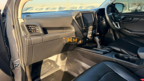 
								2024 ISUZU D-MAX full									