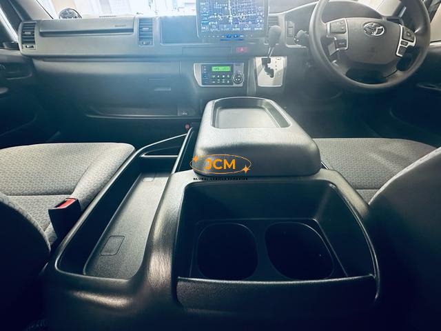
2025 TOYOTA HIACE COMMUTER SUPER LONG GL 14 S full									