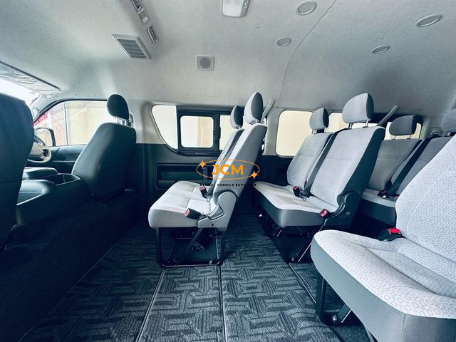 
2025 TOYOTA HIACE COMMUTER SUPER LONG GL 14 S full									
