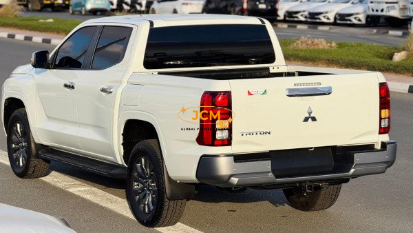 2024 MITSUBISHI TRITON