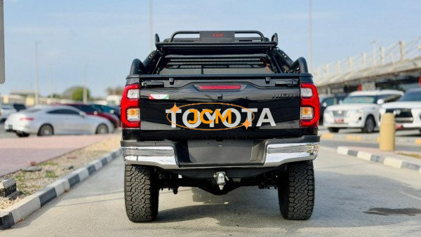 
								2022 TOYOTA HILUX 2.8 4WD full									