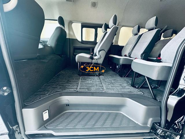 
2025 TOYOTA HIACE COMMUTER SUPER LONG GL 14 S full									