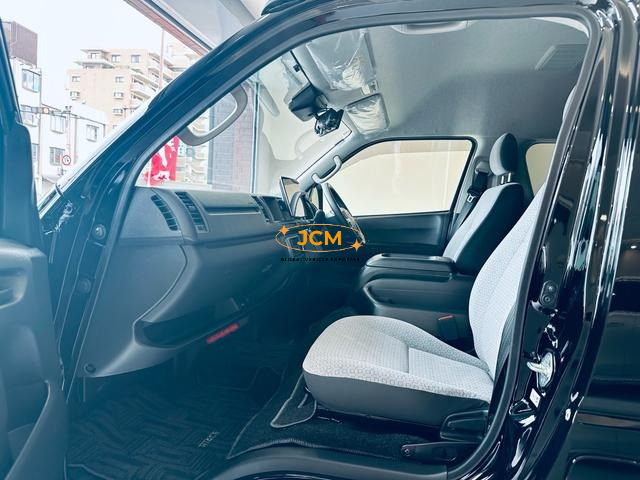 
2025 TOYOTA HIACE COMMUTER SUPER LONG GL 14 S full									