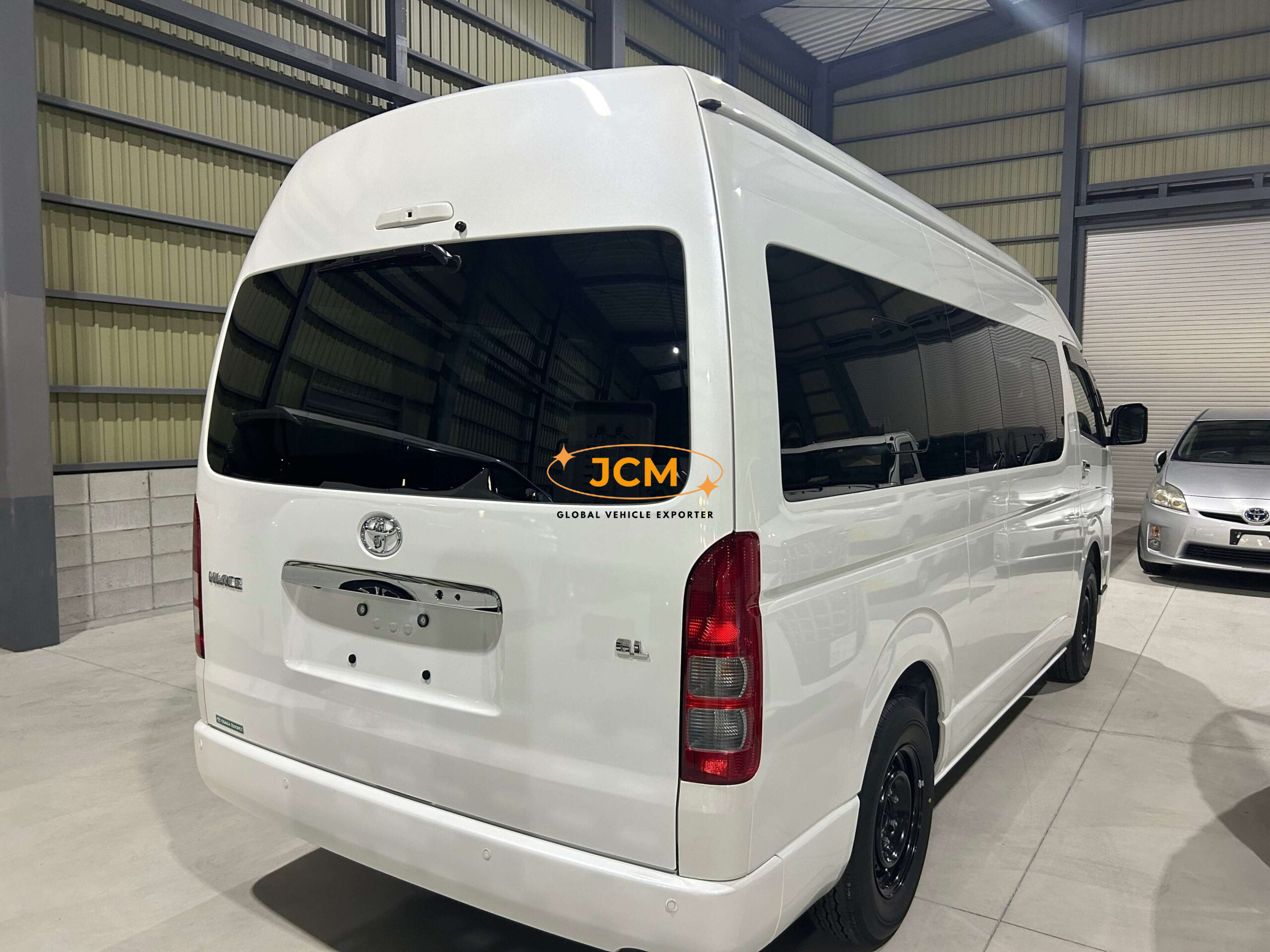 
2025 Toyota Hiace Commuter Diesel Turbo 12 seater full									