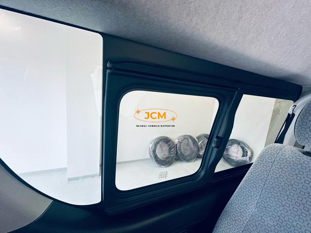 
2025 TOYOTA HIACE COMMUTER SUPER LONG GL 14 S full									