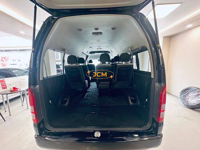 
2025 TOYOTA HIACE COMMUTER SUPER LONG GL 14 S full									