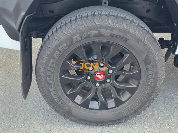 
								2021 TOYOTA HILUX 2.8 4WD full									