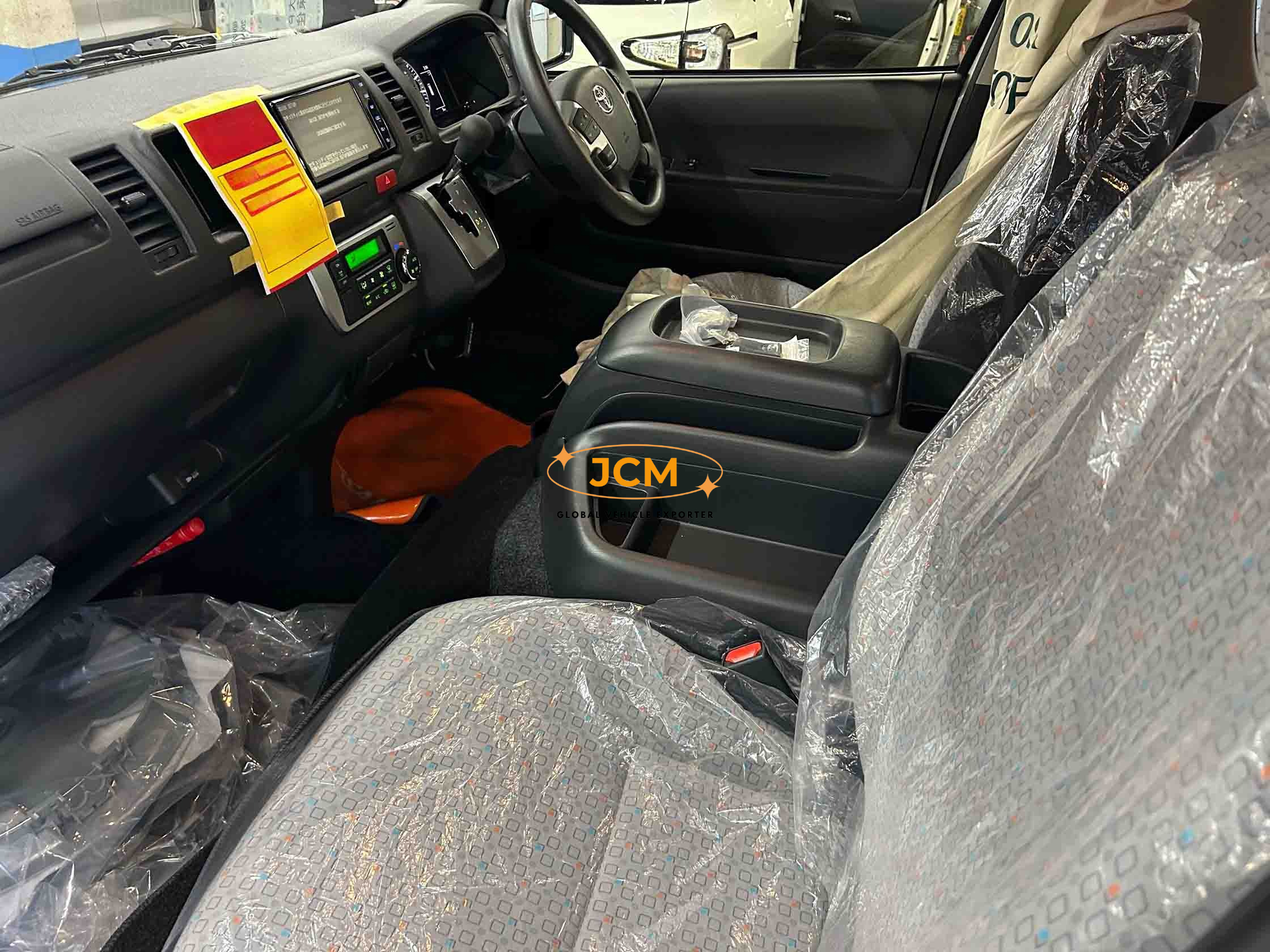 
2025 Toyota Hiace Commuter Diesel Turbo 12 seater full									