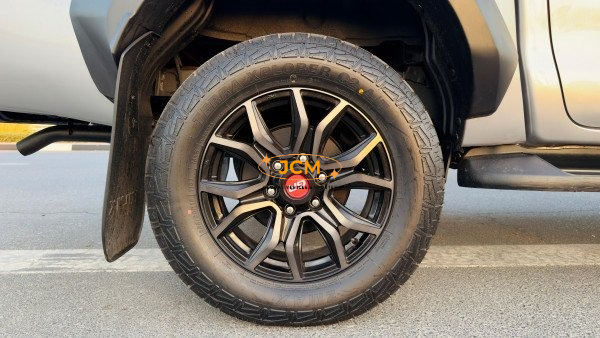 
								Toyota Hilux 2020 full									