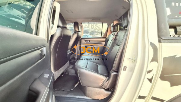 
								2022 TOYOTA HILUX 2.8 4WD full									